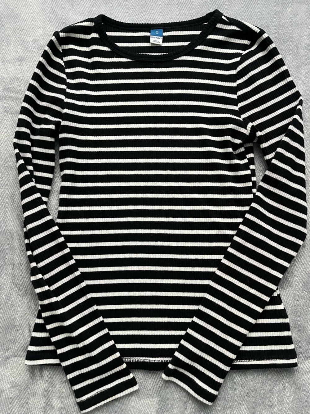 Old Navy Black and White Striped Long-Sleeve Tee